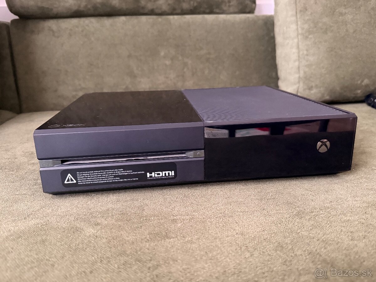 Predám Xbox One + dva ovládače +hry