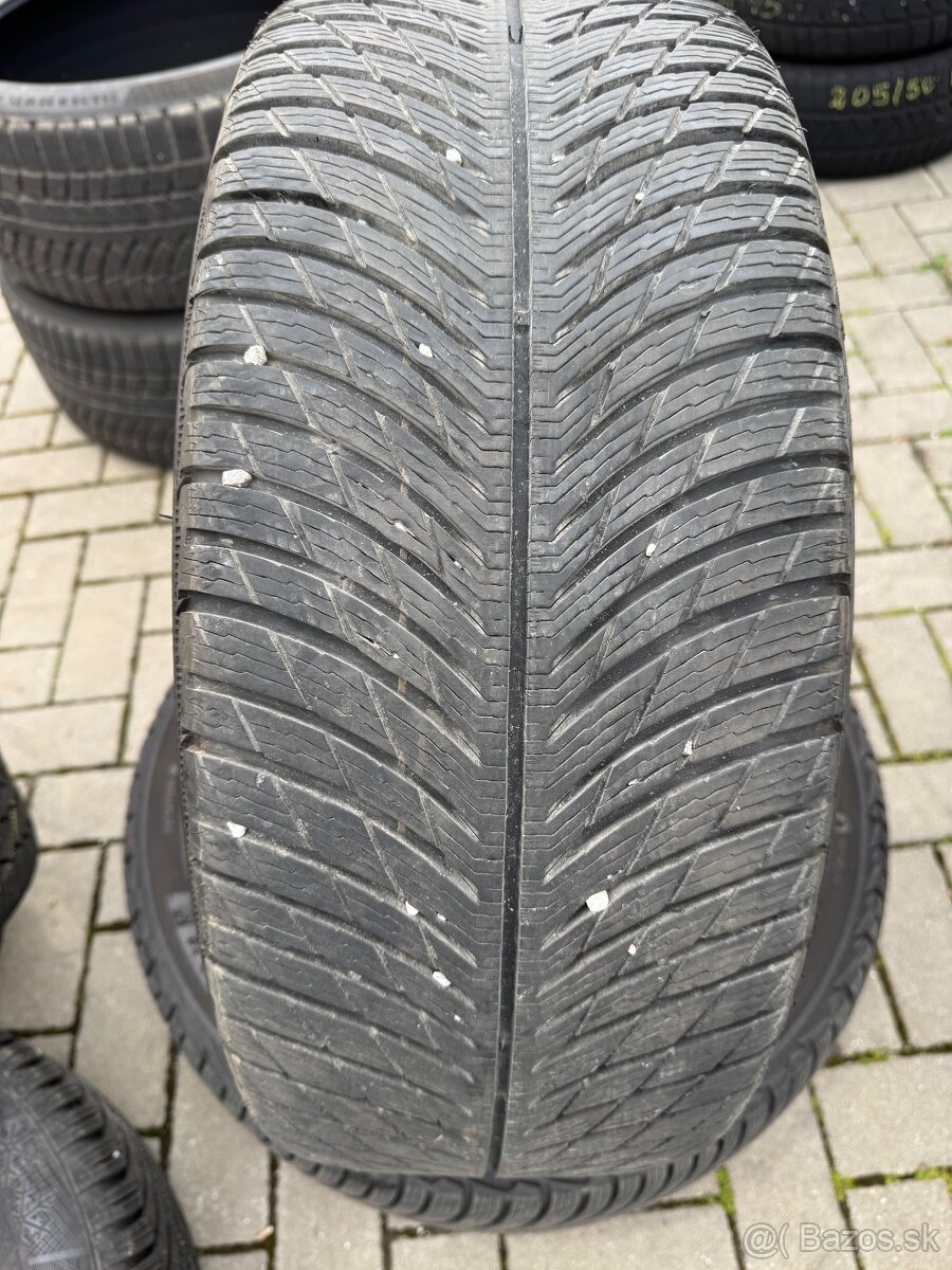 255/45R18 Michelin