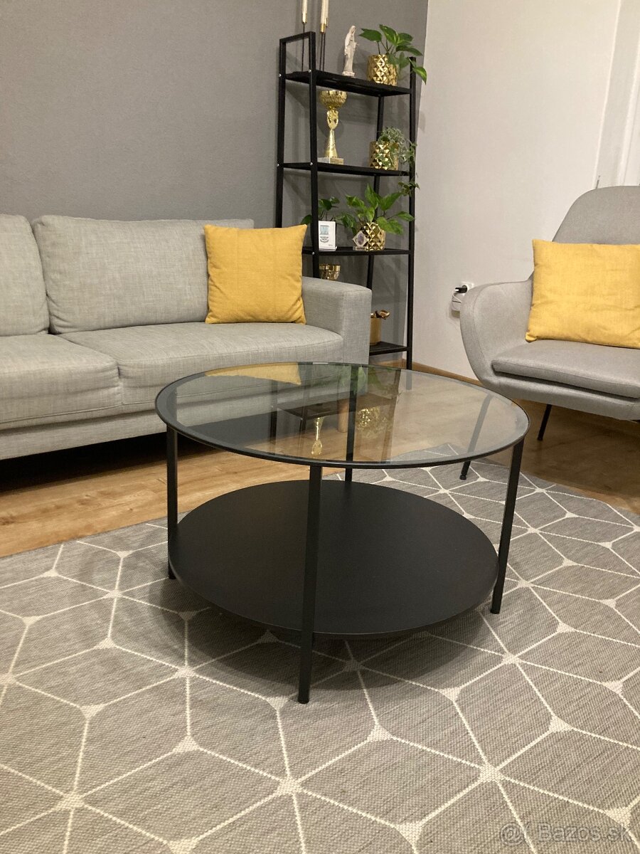 Čierny konferenčný stolík