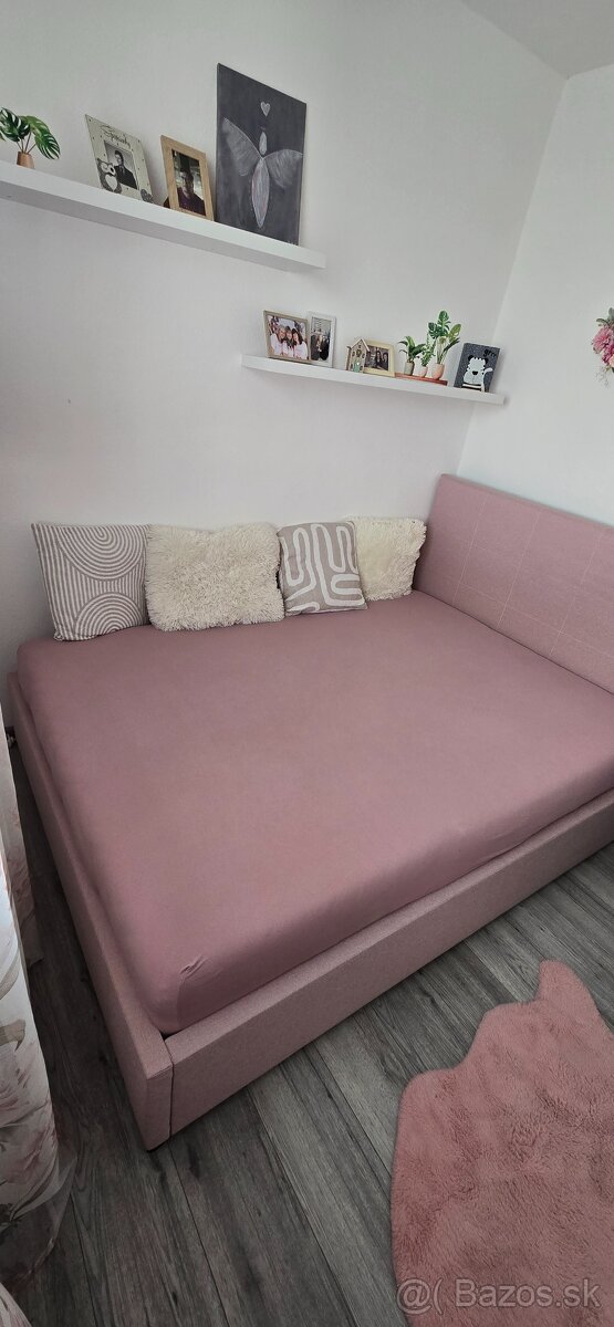 Čalúnená posteľ 140x200cm