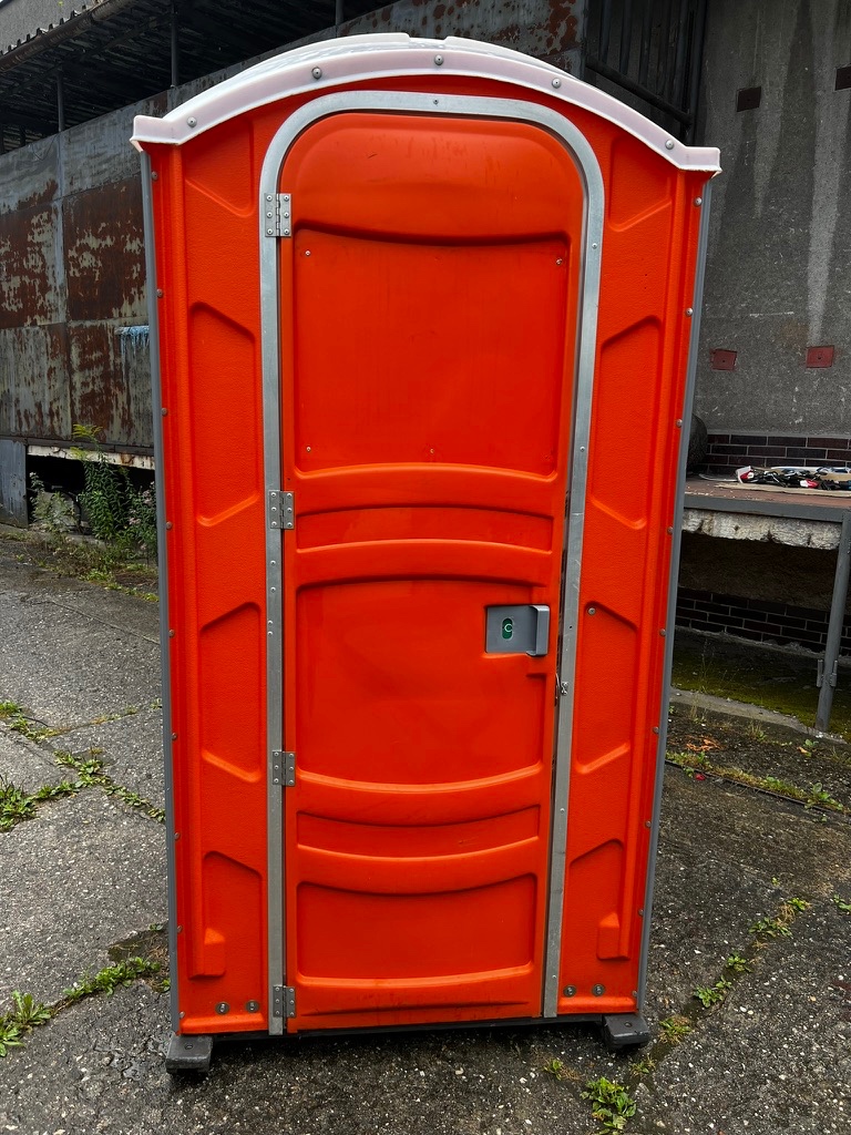 Mobilná toaleta, kadibudka, Toi, prenosné WC - použitá