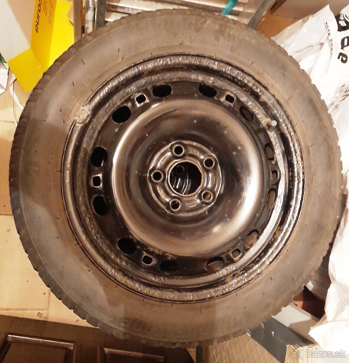 Predám sadu kolies z Rapida: zimné pneu Bridgestone Blizzak