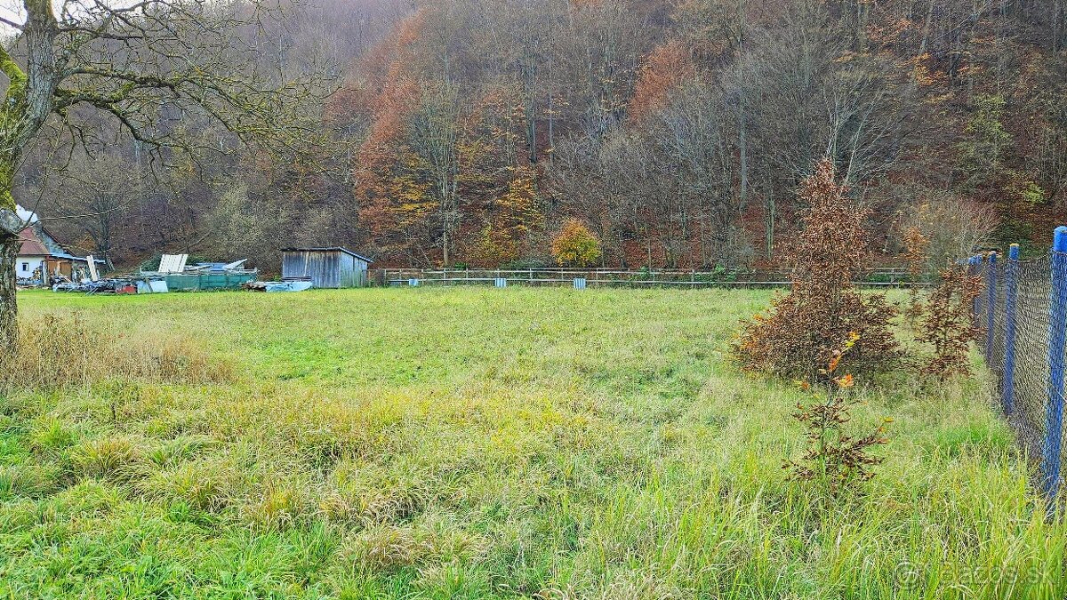 Stavebný pozemok 706 m2, Horná Mariková