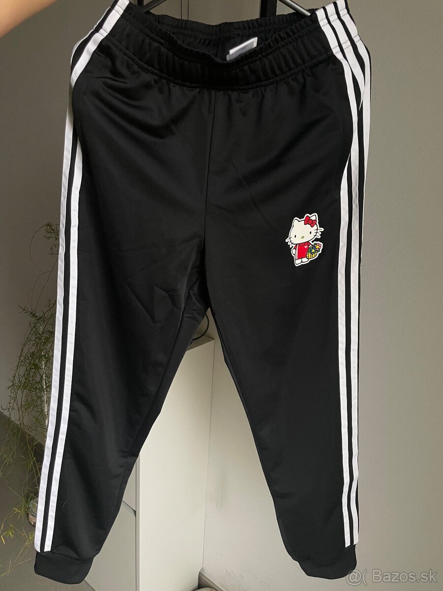 Nové detské tepláky AdidasxHello Kitty