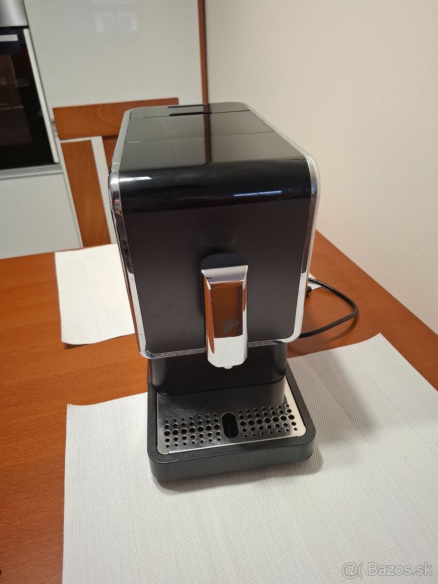 Plnoautomaticky kavovar Tchibo Esperto