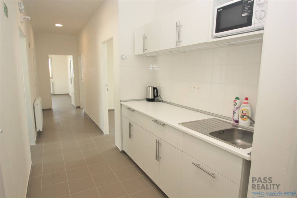 NOVÉ kanc.priestory od 14,74 m2, spolu 105,6m2 - 5 kanc.,Ruž