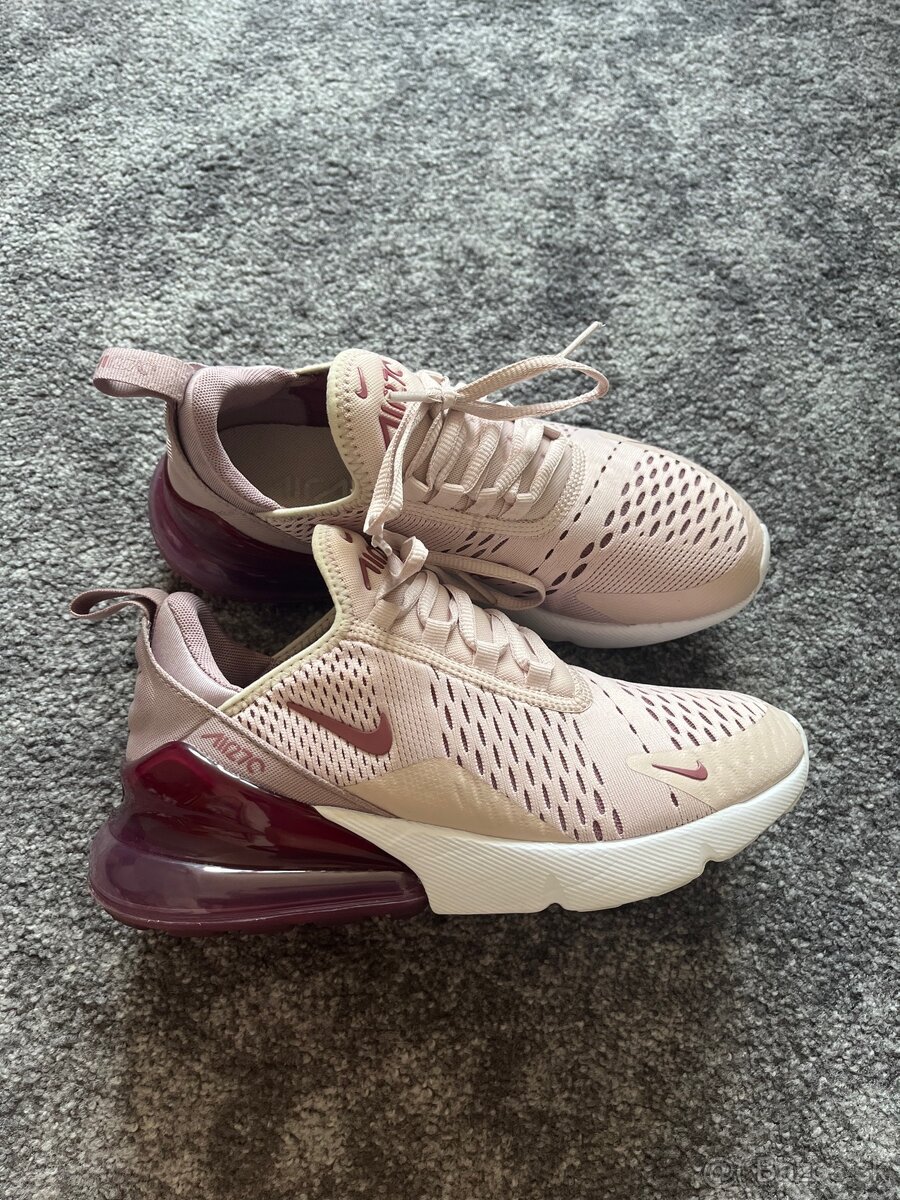Nike Air Max 270