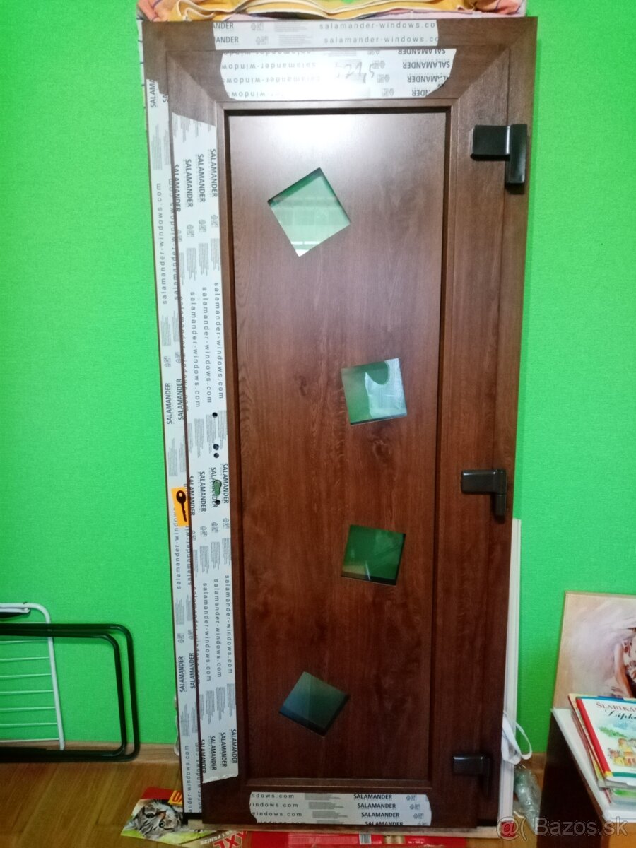 predám nové vchodové plastové dvere