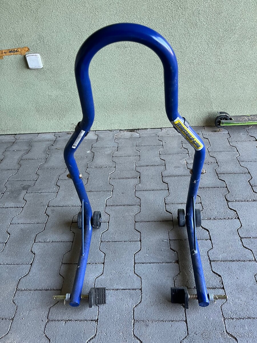 Predám zadný stojan na motorku