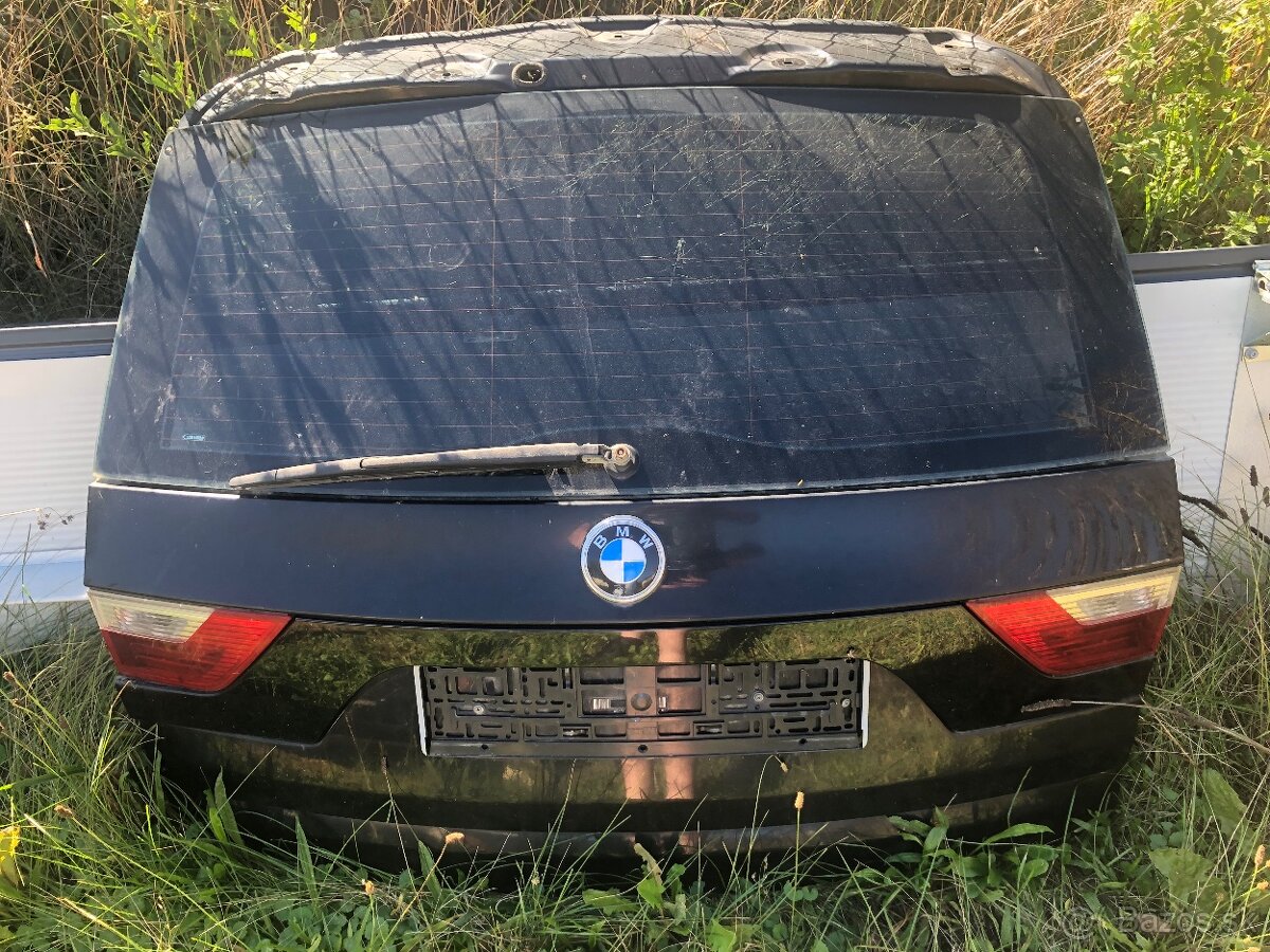 Predam kufor z BMW X3 E83