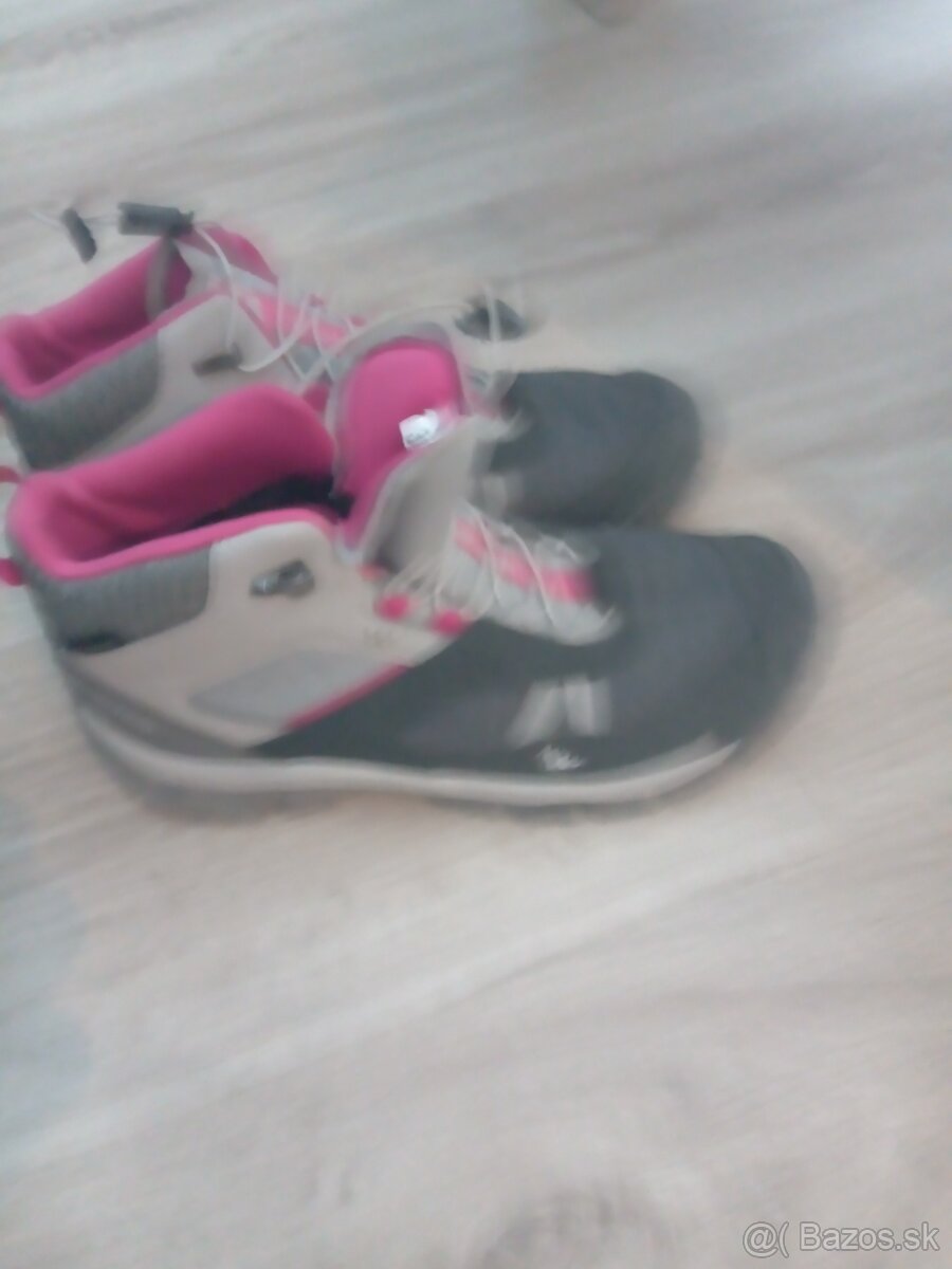 Športová obuv na turistiku