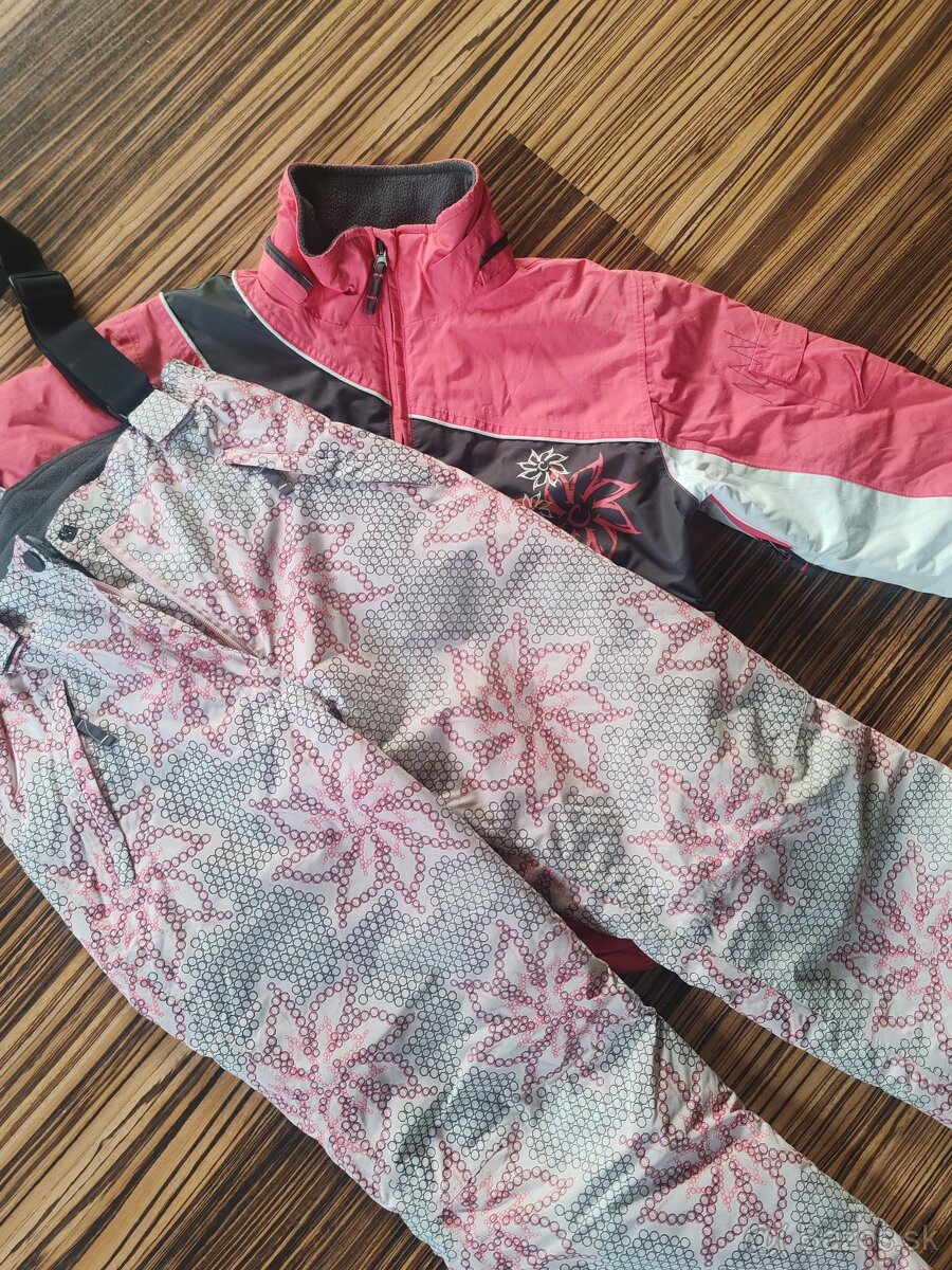 Lyžiarska bunda a nohavice č. 152