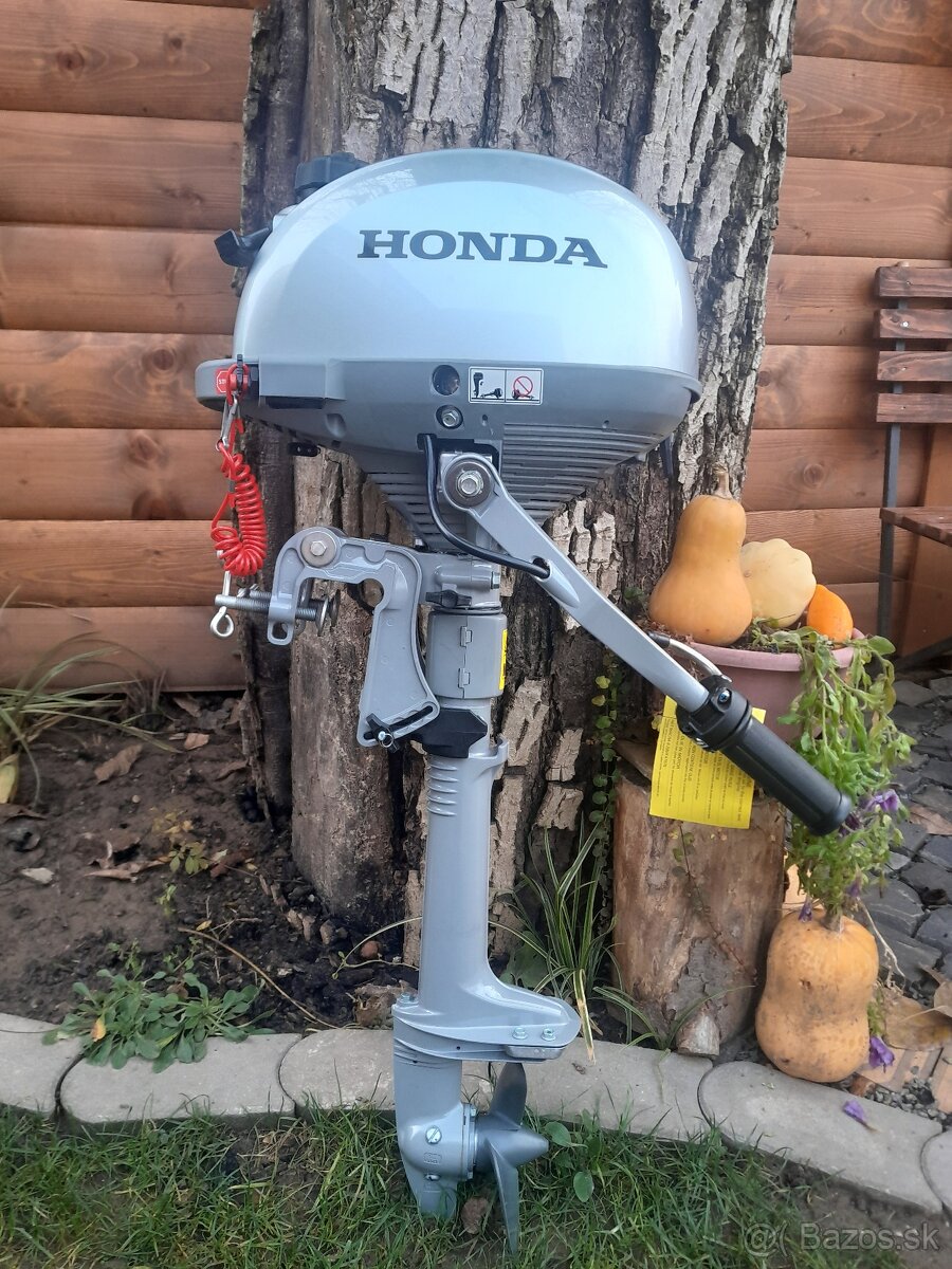 Lodný motor honda 2.3.