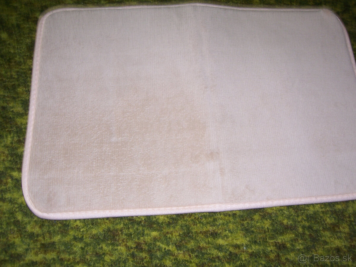 koberček hnedý 60x40cm