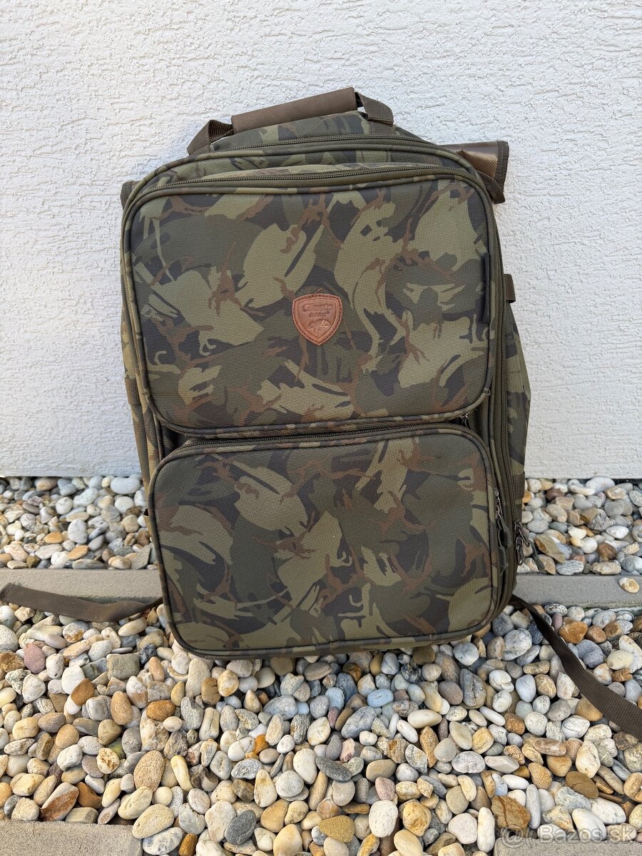 Predám batoh Giants Fishing