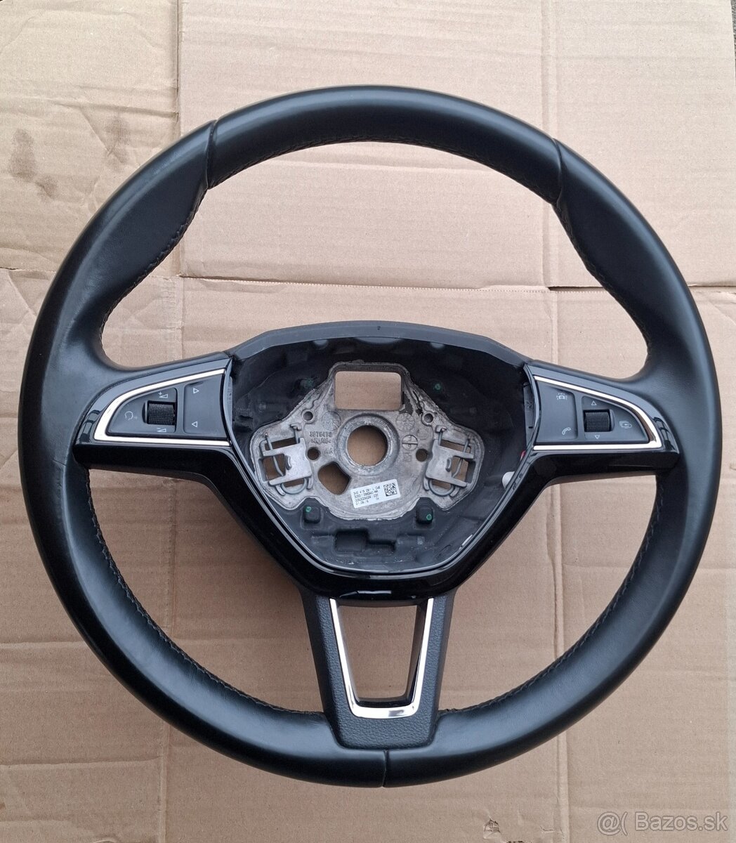 Multifunkčný volant Škoda Superb III (2016) – TOP stav