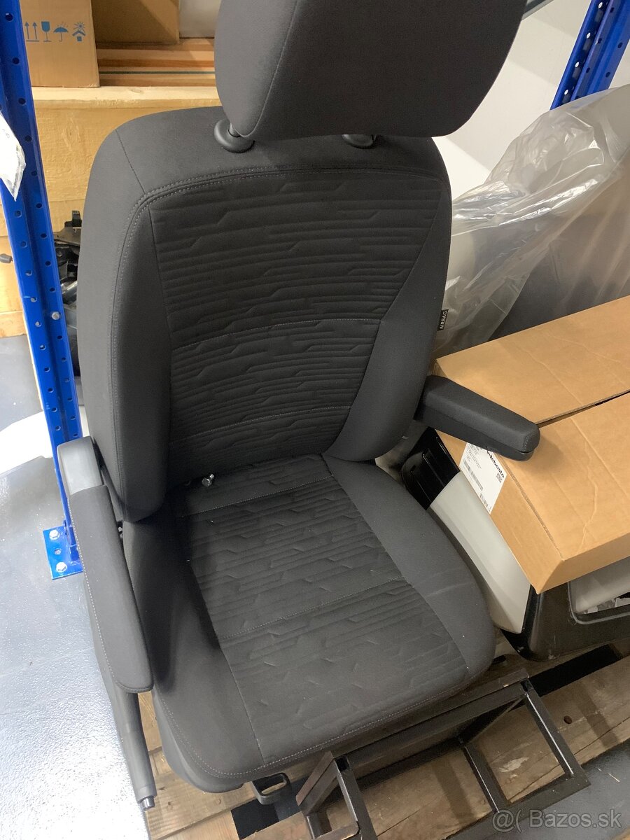 Přední sedadlo řidiče VW Multivan T6 T6.1