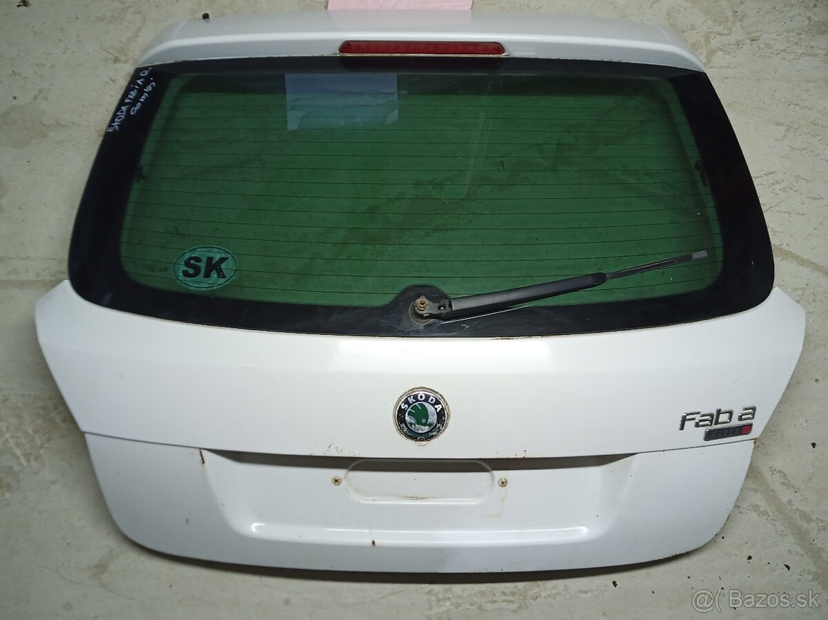 Predám piate kufrove dvere fabia 2 kombi