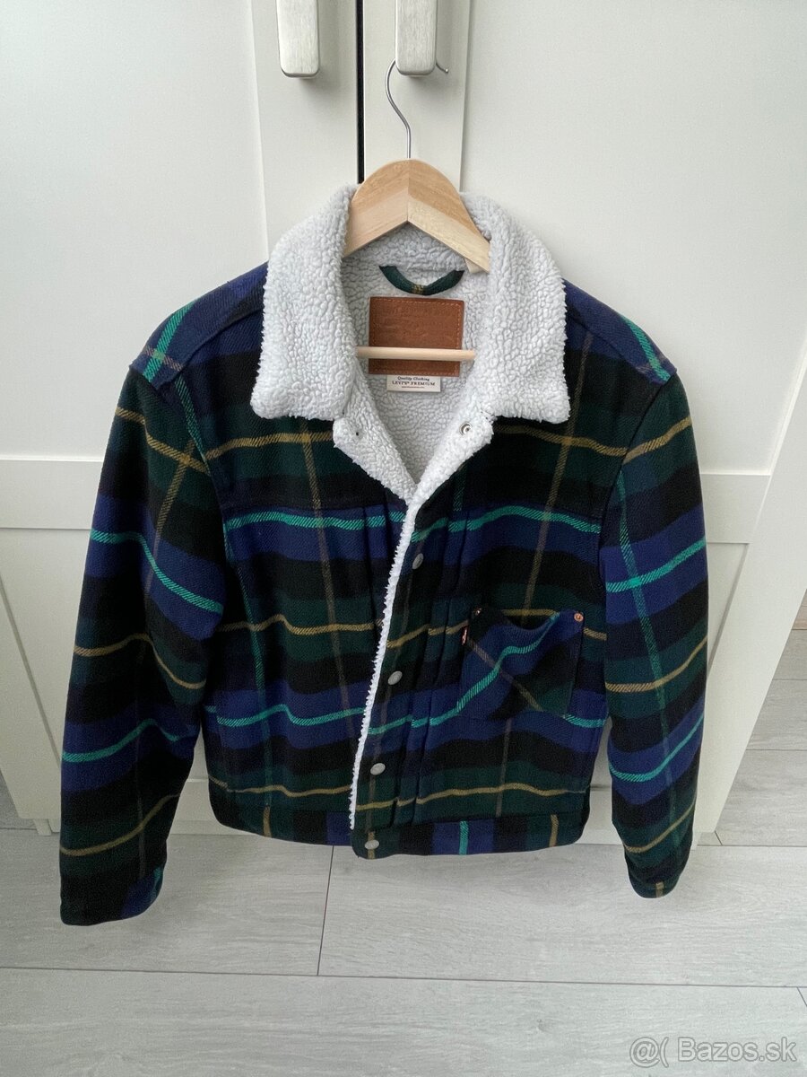Bunda Levi’s premium
