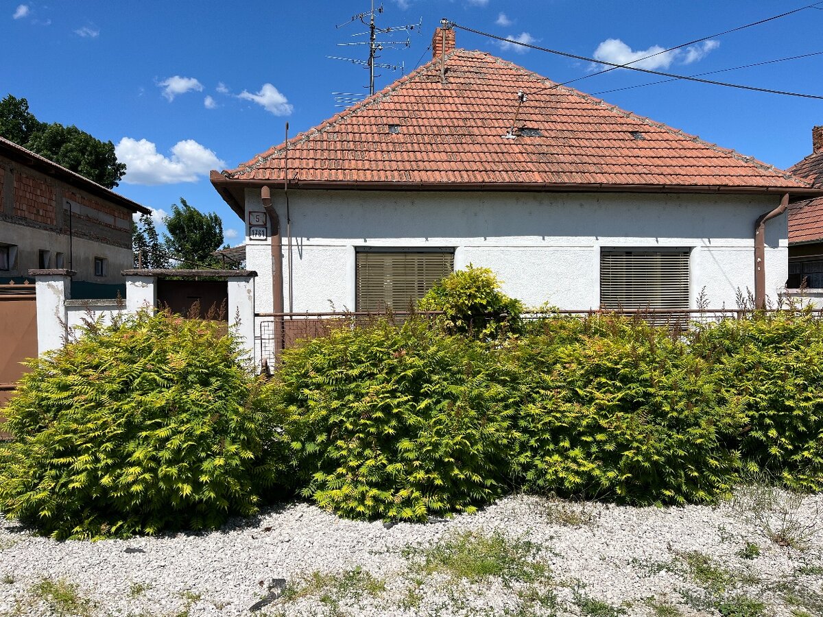 DOM NA PREDAJ v Kolárove , info: 0908 740 575
