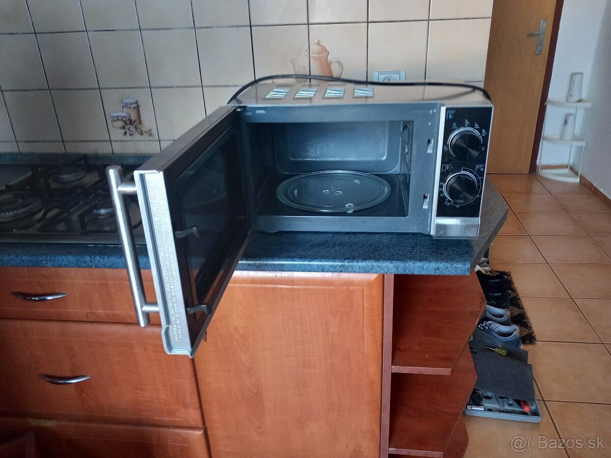 Mikrovlnná rúra