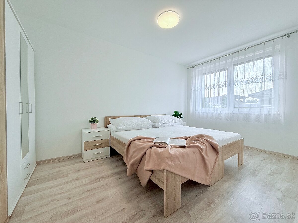 NA PREDAJ PRAKTICKÝ A KOMPLET ZARIADENÝ 4 IZBOVÝ RODINNÝ DOM