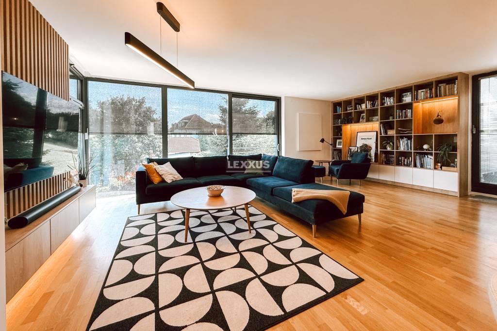 | Dizajnový 3 izbový byt s 2 terasami a garážou na Kolibe