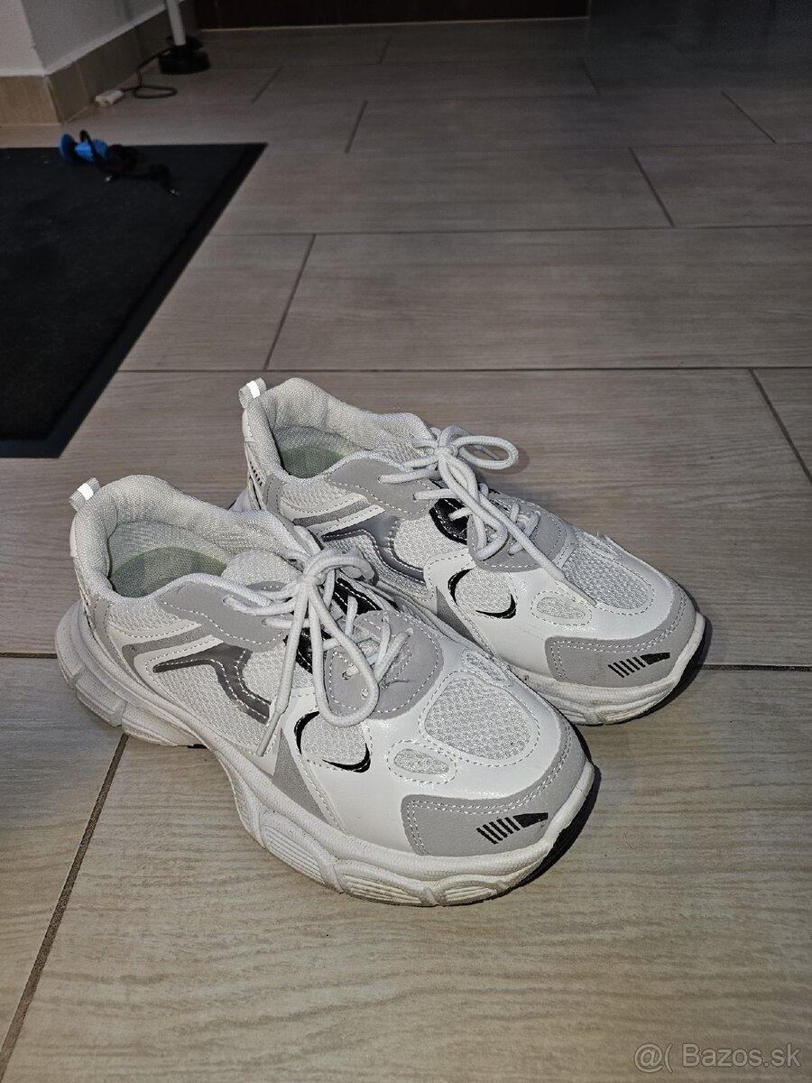 Predám dámske tenisky