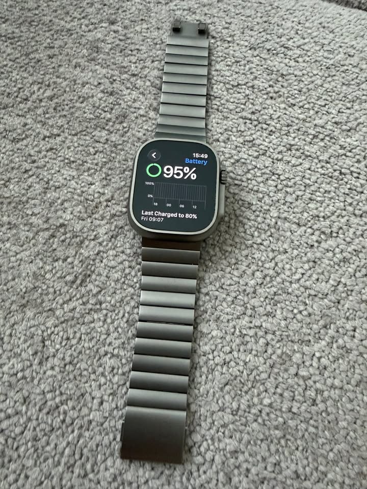 Apple Watch Ultra 2 s titánovým remienkom