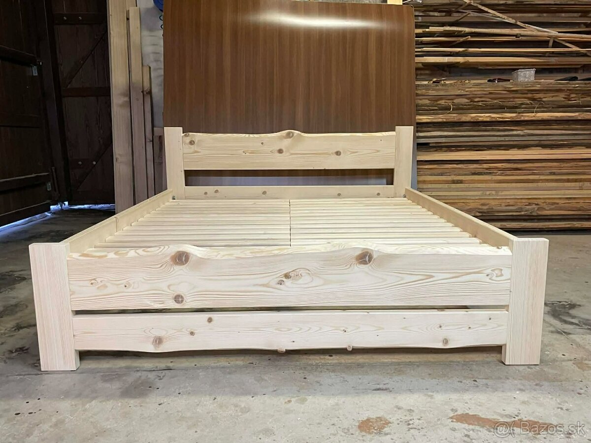 Masívna smreková posteľ 180 × 200 cm