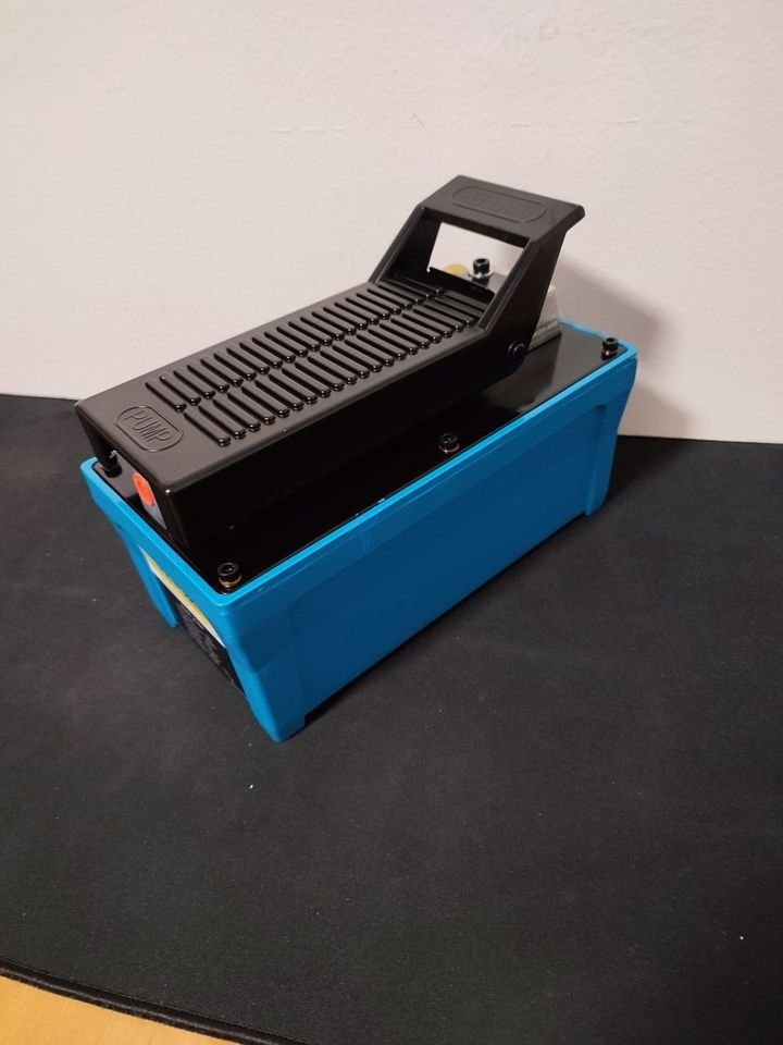 Hydraulická nožní pumpa