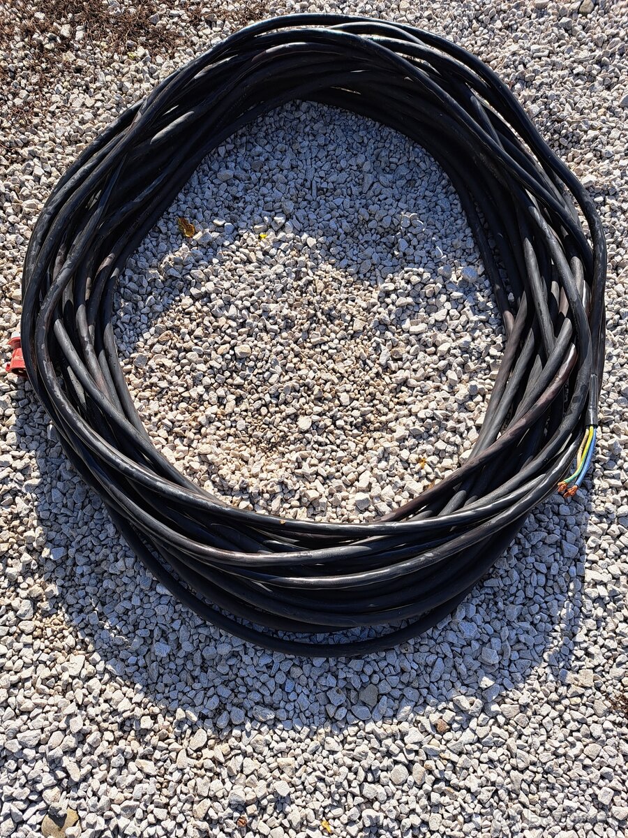 Predam 5 zilovy kabel, vhodny na stavbu