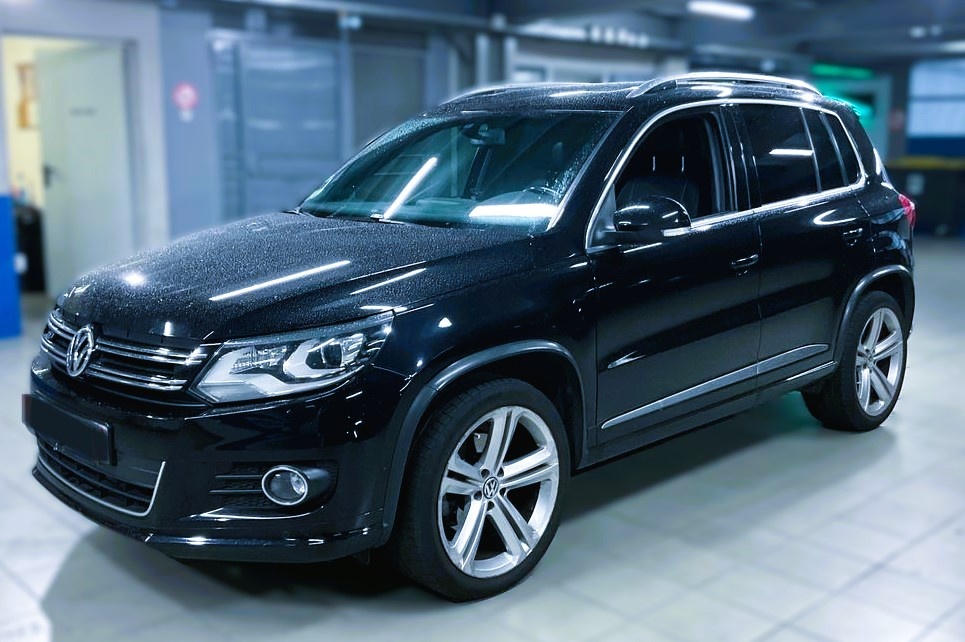 Volkswagen Tiguan R-Line 2.0 TDi Carat 4-motion DSG