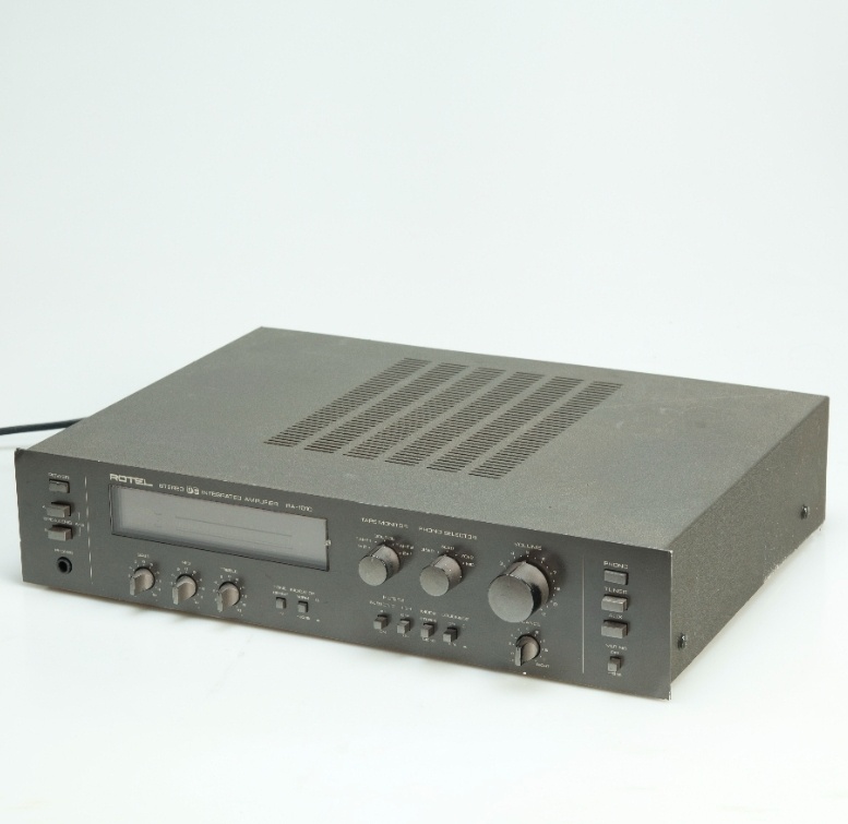 ROTEL RA 1010