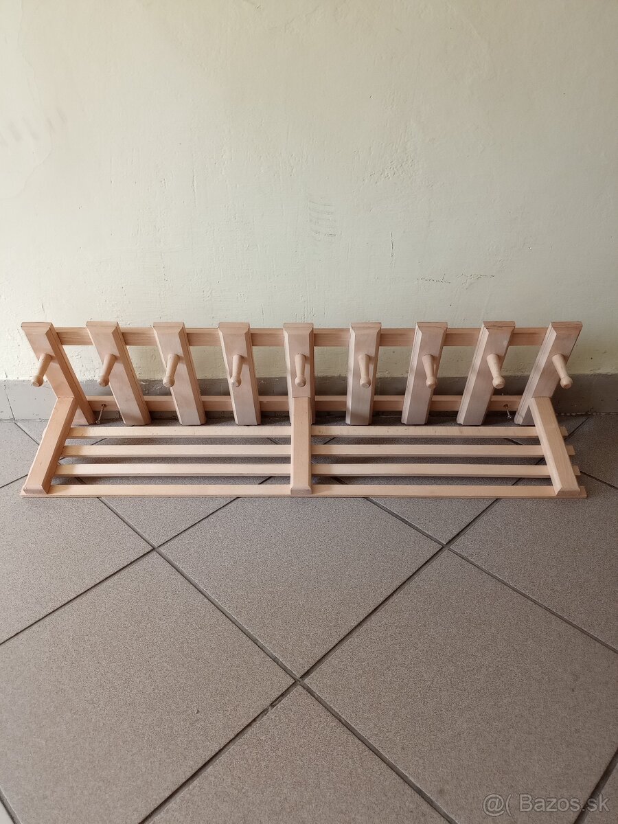 Vešiak na stenu