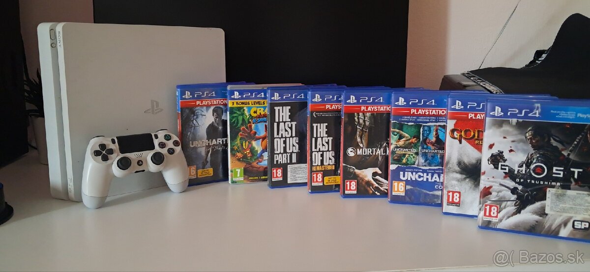 Playstation 4 slim + Hry
