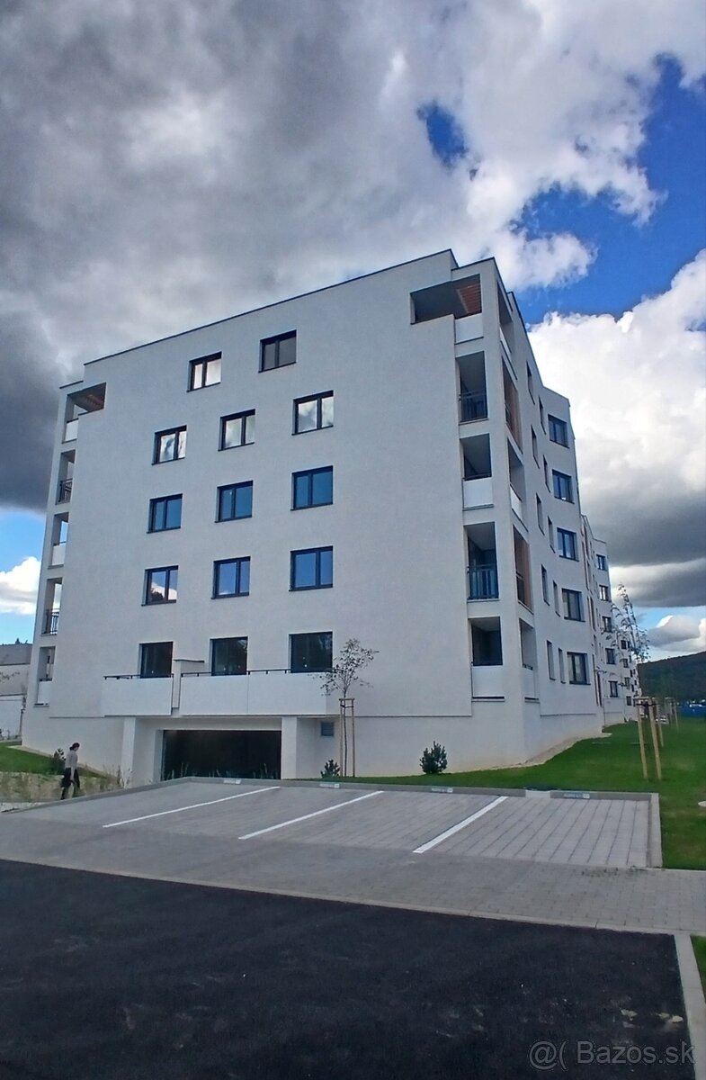 Prenájom 2 izbového bytu v Trenčíne