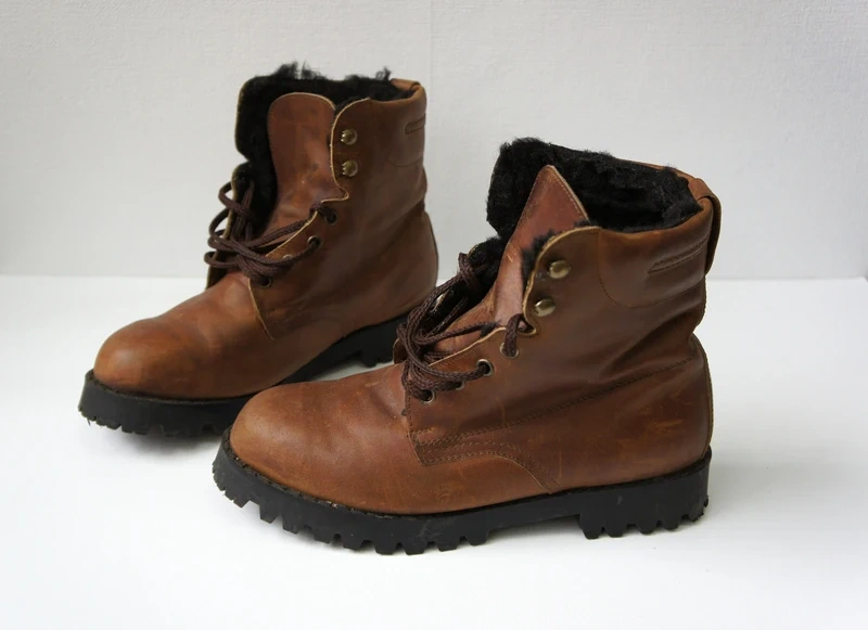 Unisex Kožené Topánky s Kožušinou....veľ-39