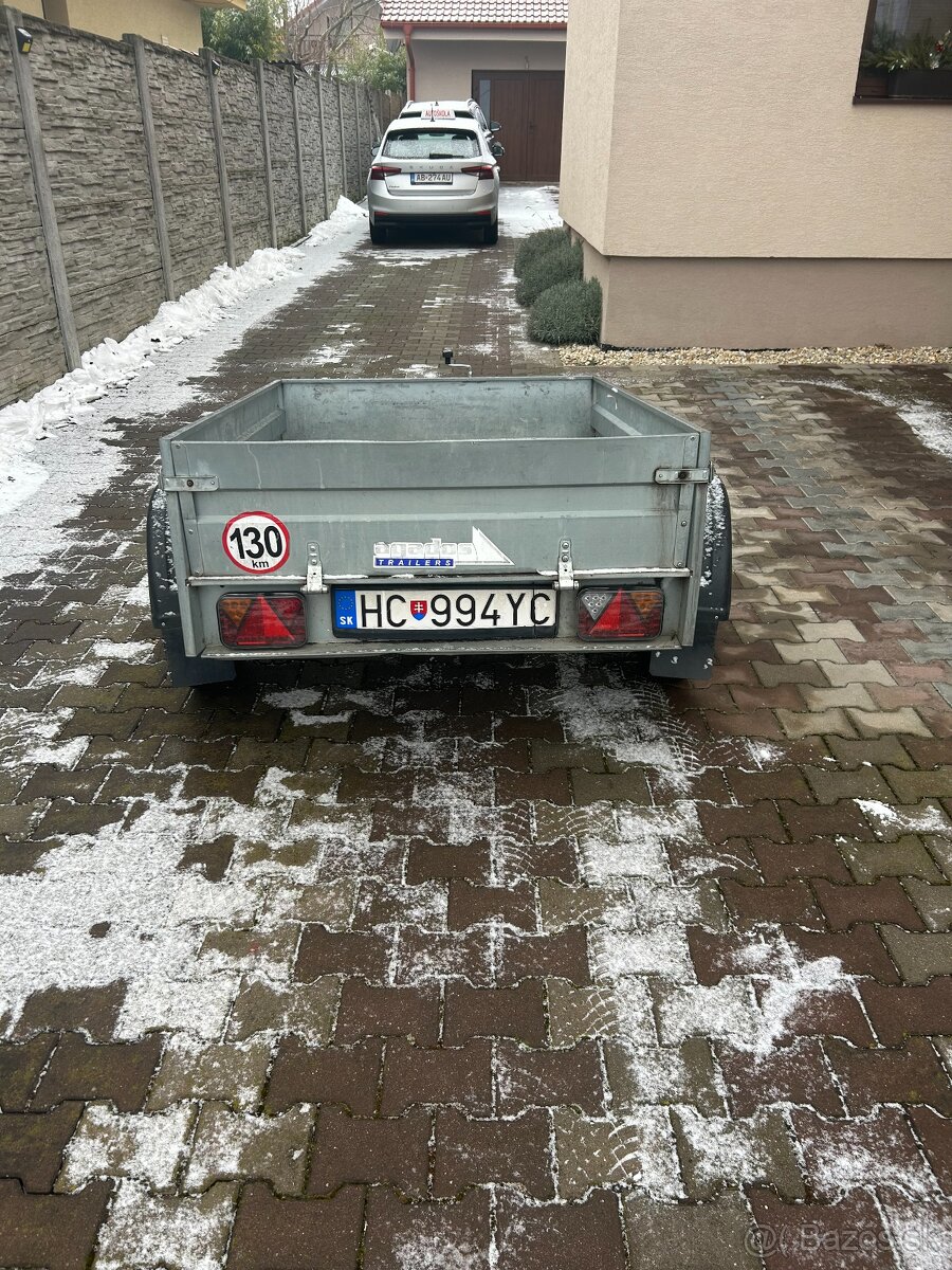 Prívesný vozík Agados