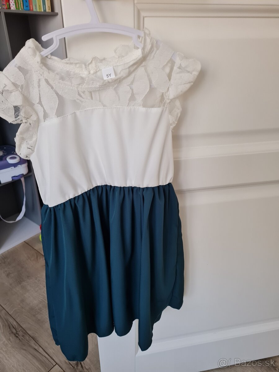 Elegantné bielo-zelené šaty