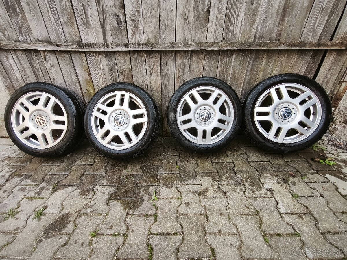 Predávam originál Volkswagen elektróni 16 letné pneumatiky