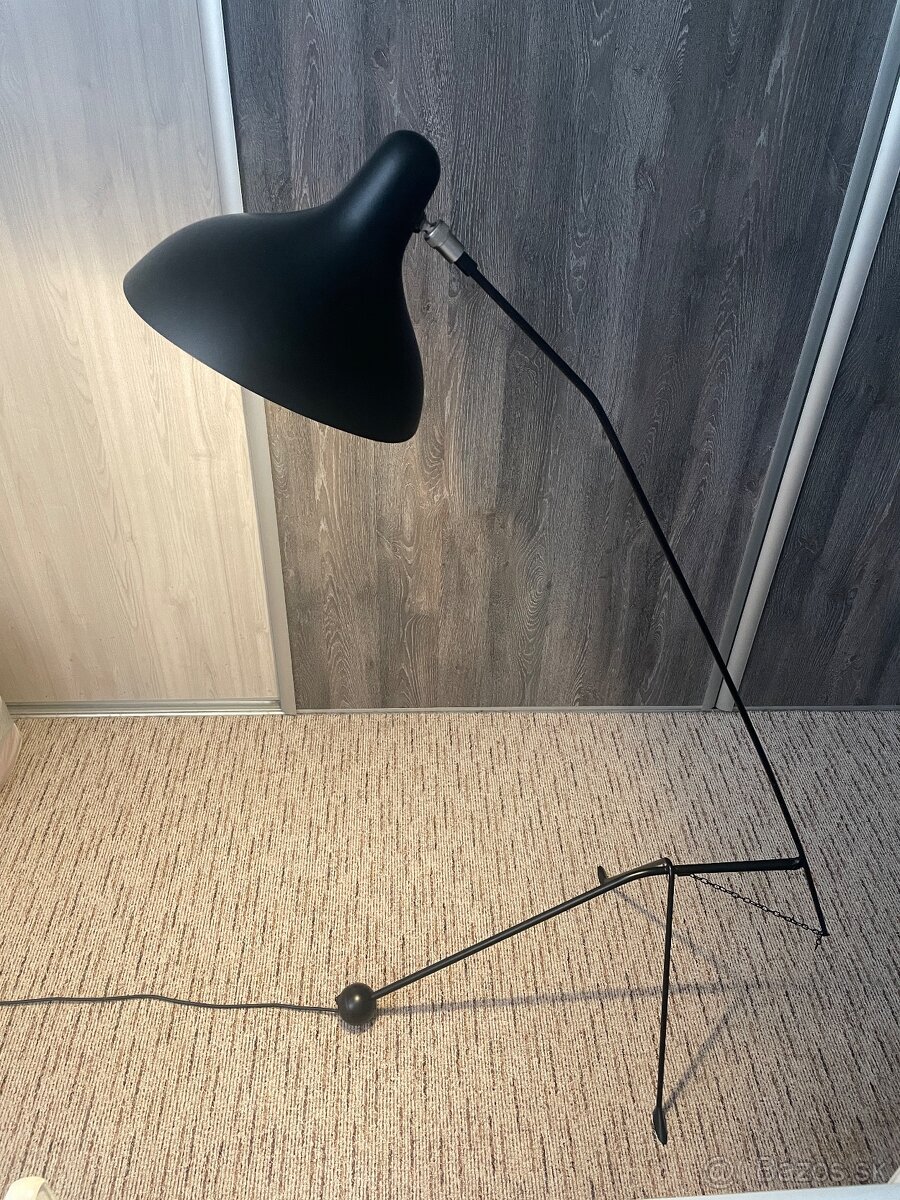 Podlahová lampa v štýle Serge Mouille