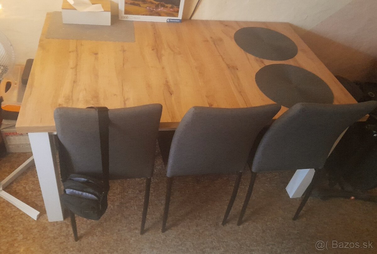 Rozkladaci stôl+4 stoličky