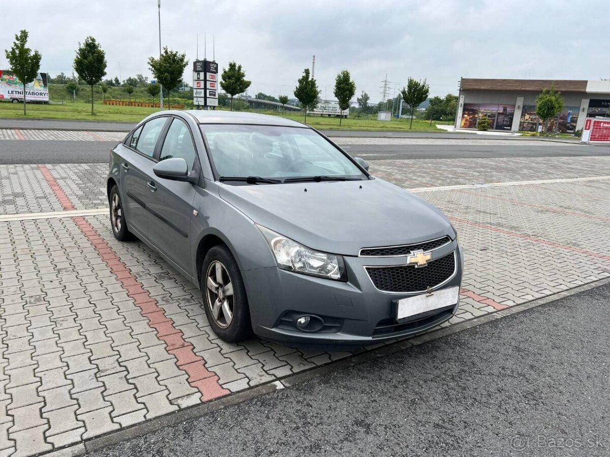 Chevrolet Cruze 1.6i 83kw 1. maj. koup. ČR naj.98t