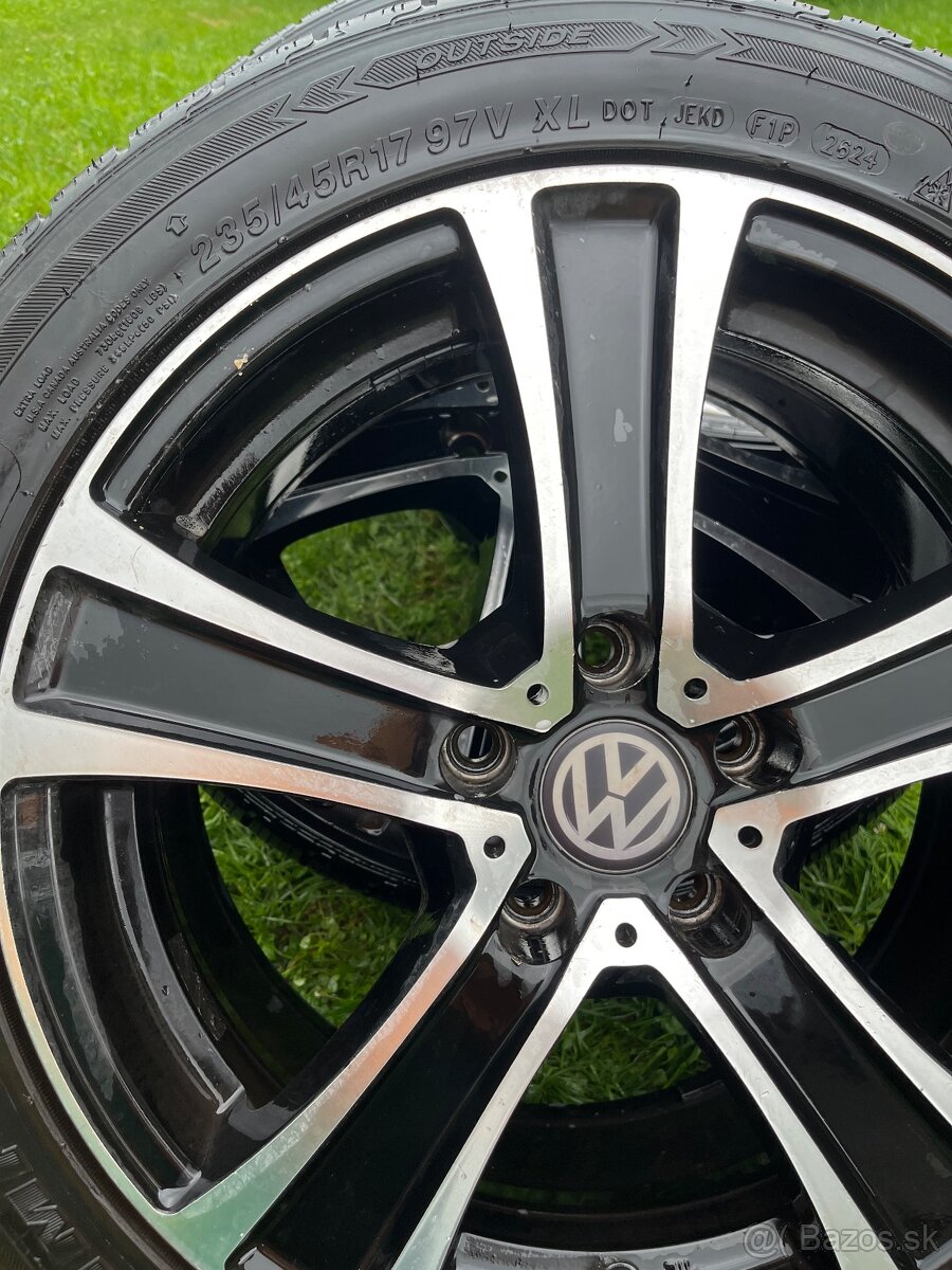 Zimná sada 235/45 R17
