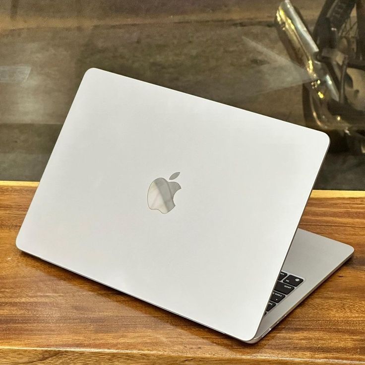 Apple Macbook Air M2