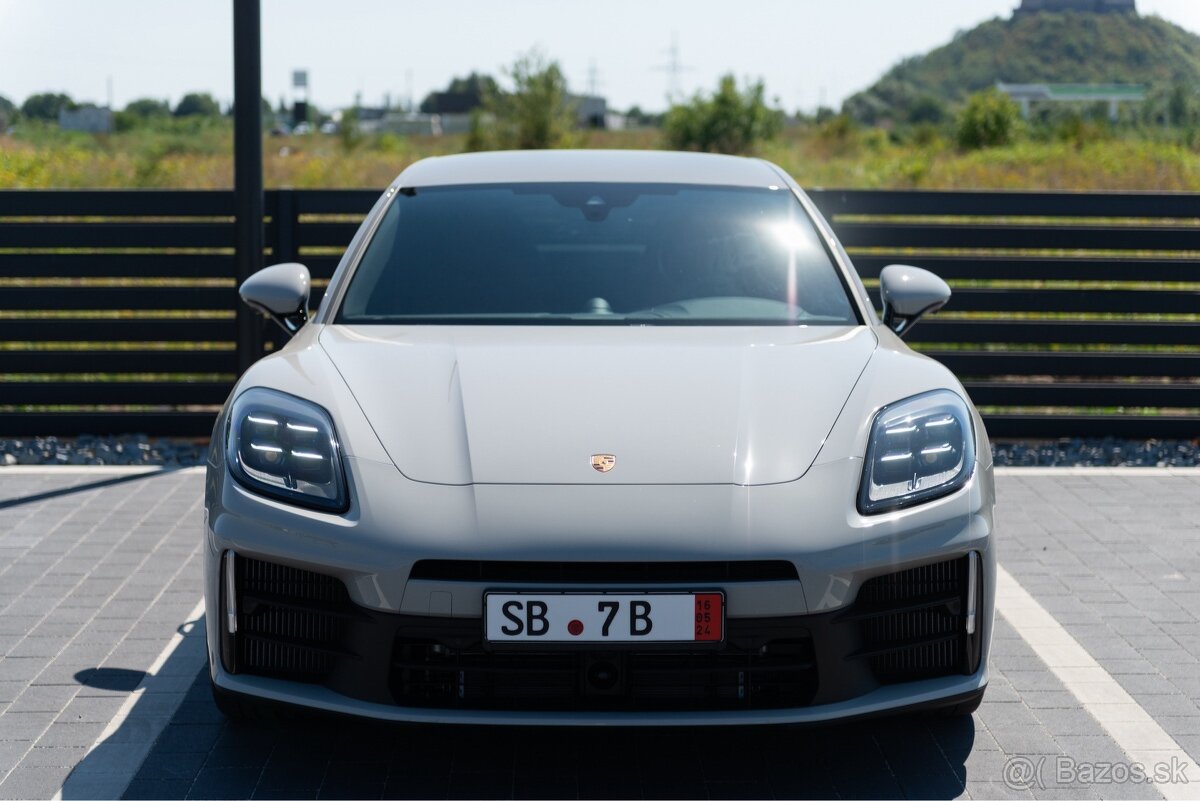 Porsche Panamera 4 E-Hybrid 2025