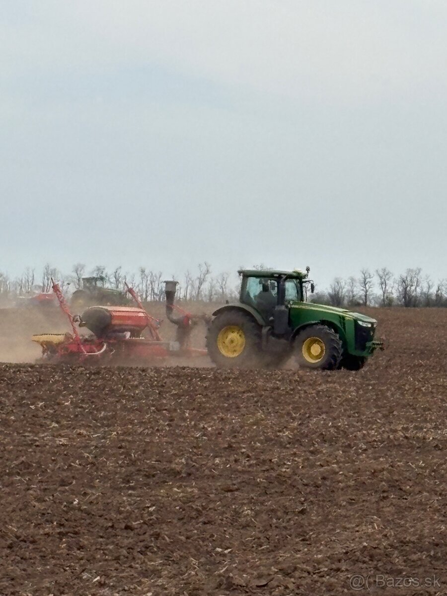 John Deere 8310R