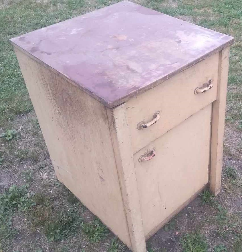 Starý kuchynský drez