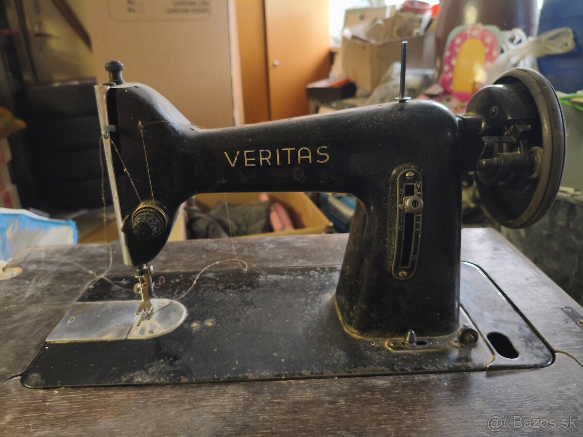 Šijací stroj Veritas.